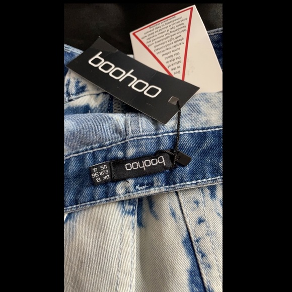 NEW BOOHOO - NEVER WORN‼️ Extreme Bleach Straight Leg Jeans SIZE US 4 UK 8 - Picture 4 of 8